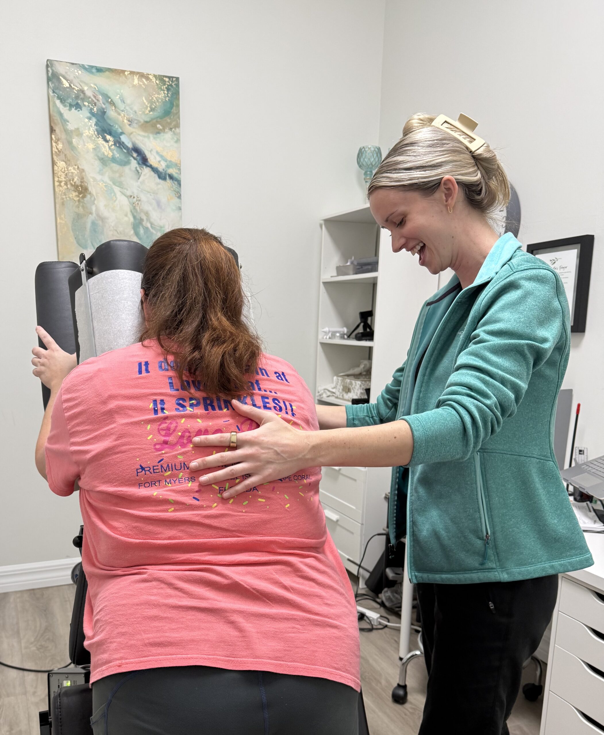 chiropractor Fort Myers Bell Tower Neighborhood helping adults find relief